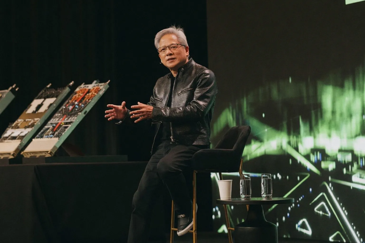 Коллекционные карты Nvidia с легендарными GPU и демо