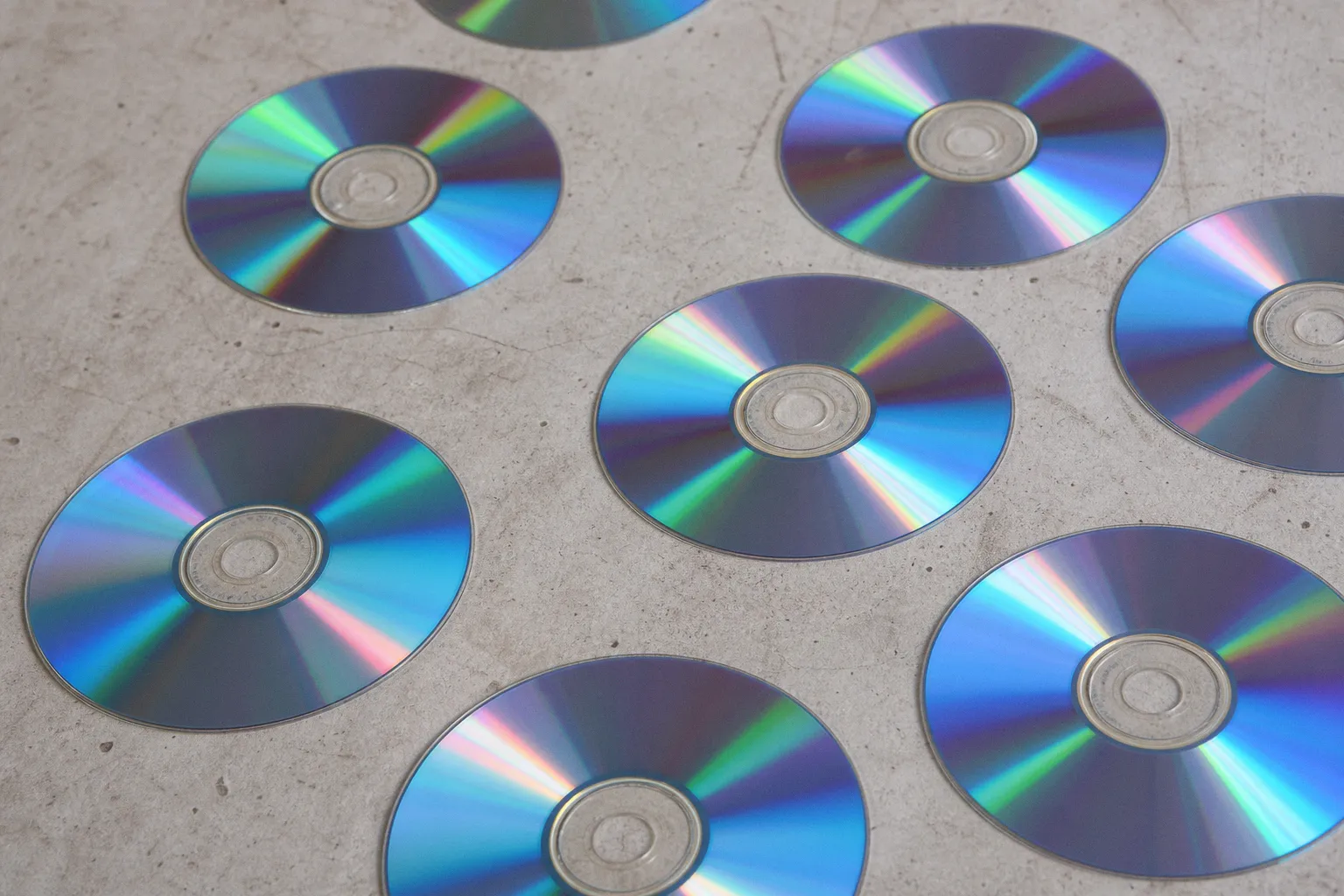 Почему рост продаж CD не означает закат эпохи винила